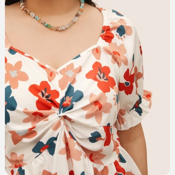 BloomChic Plus Size Floral Square Neck Twist Front Elastic Waist Blouse - Picture 3 of 5